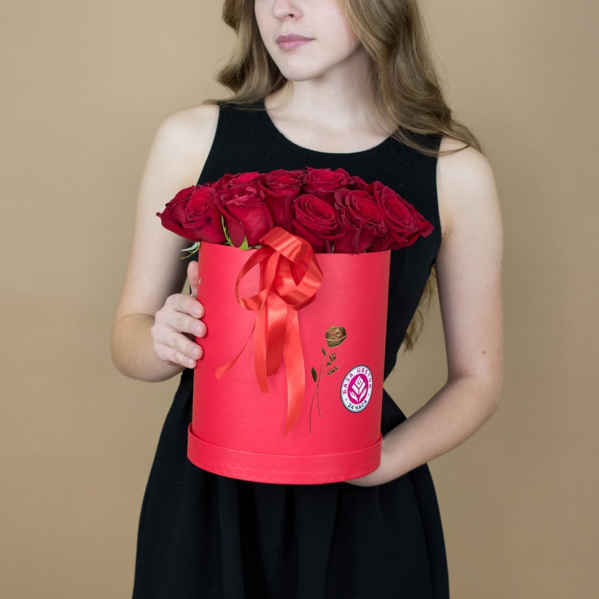 Розы красные в шляпной коробке (Артикул - 1950)