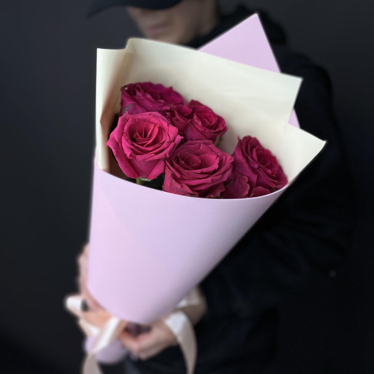 Букеты из розовых роз 40 см (Эквадор) код  81300