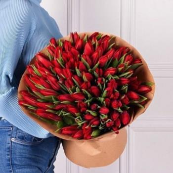 Красные тюльпаны 101 шт артикул букета  130350
