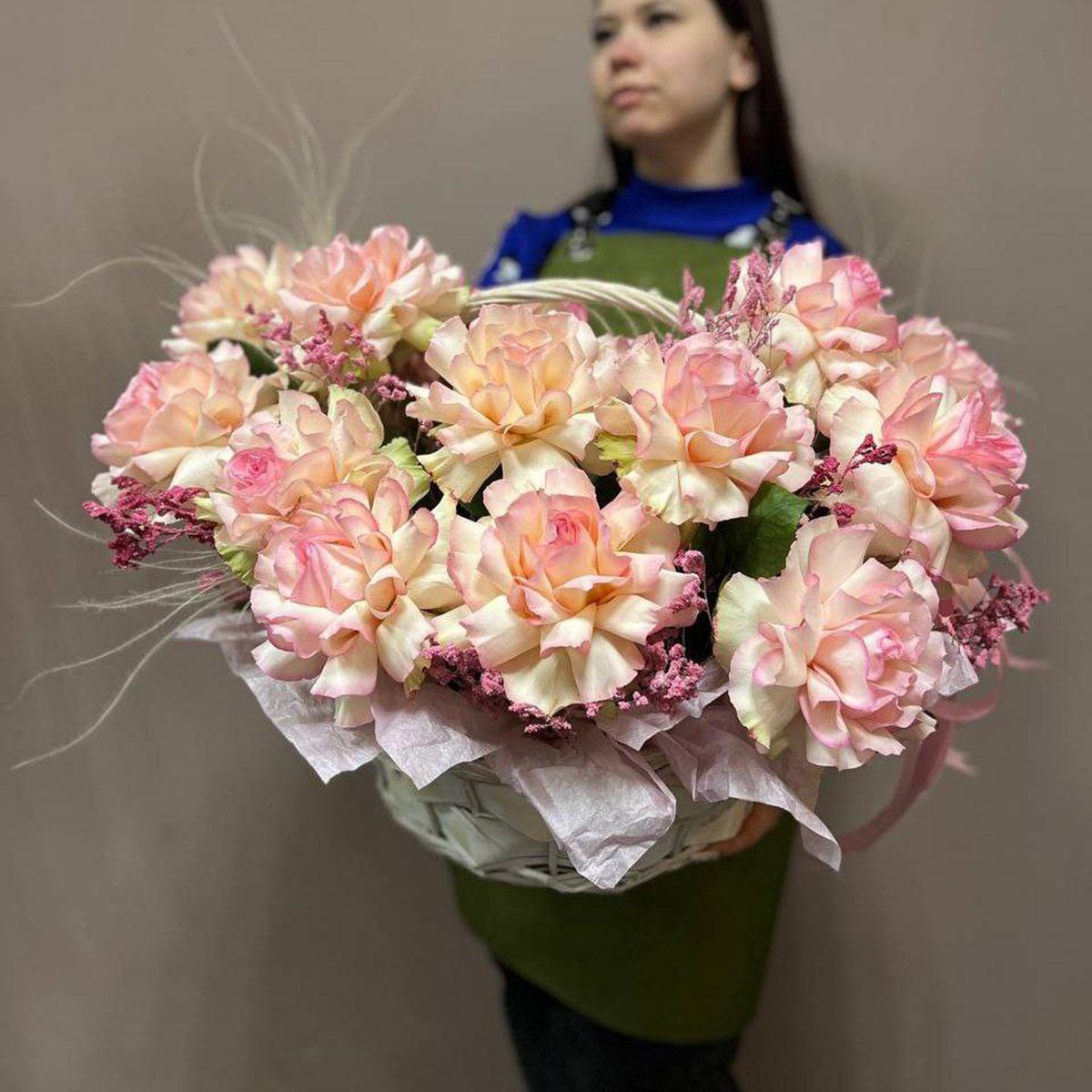 Букет в корзине Красота роз